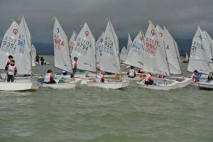 UN CENTINAIO DI PARTECIPANTI ALL’OTTAVA EDIZIONE DEL YCCS CLEAN BEACH DAY