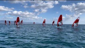 DIEGO MARGHINOTTI, GIULIA MAGLIONI, RICCARDO POLEDRINI, TERESA MEDDE E VERONICA POLEDRINI SONO I CAMPIONI SARDI 2024 DEI WINDSURF IQFOIL