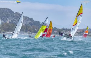 Piero Gessa e Roberto Dessy si aggiudicano la regata nazionale Hobie Cat 16 al Windsurfing Club Cagliari. Nella classe Hobie Dragoon vincono Salemme e de Vergottini
