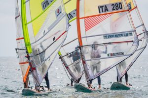 Grandi numeri e risultati a Ostia per la squadra del Windsurfing Club Cagliari Techno 293 e IQ Foil